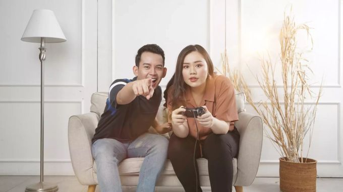 Die Zuschauer von Streamern spenden diesen Geldbeträge als Unterstützung. Gamer Gaming Streamer Spenden