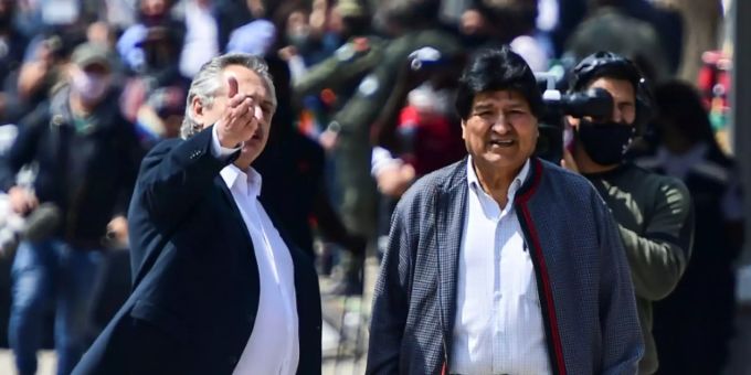 Evo Morales (r.) neben dem argentinischen Präsidenten Alberto Fernández. Evo Morales