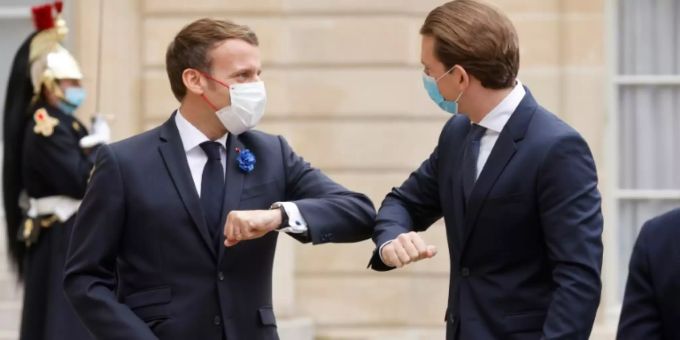 Der französische Präsident Emmanuel Macron (l) empfängt Österreichs Kanzler Sebastian Kurz. Emmanuel Macron Sebastian Kurz