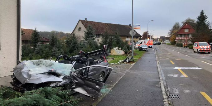 Hefenhofen TG: Bei Kollision schwer verletzt. Hefenhofen TG: Bei Kollision schwer verletzt