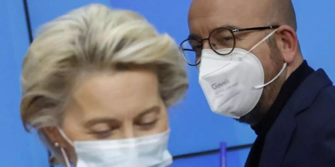 EU-Kommissionspräsidentin Ursula von der Leyen und EU-Ratschef Charles Michel nach dem Gipfel. Foto: Olivier Hoslet/EPA Pool/AP/dpa EU-Kommissionspräsidentin Ursula von der Leyen und EU-Ratschef Charles Michel nach dem Gipfel. Foto: Olivier Hoslet/EPA Pool/AP/dpa