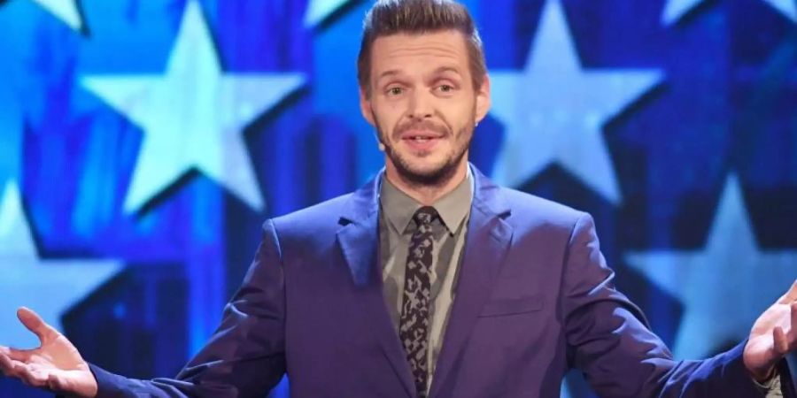Kabarettist Florian Schroeder tritt 2016 in der RTL-Show «Mensch Gottschalk - Das bewegt Deutschland» auf. Foto: Jens Kalaene/dpa-Zentralbild/dpa