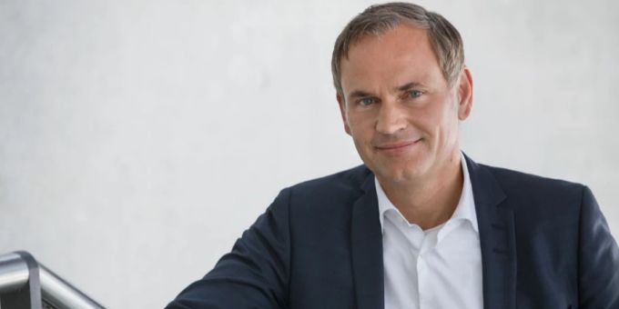 VW-Aktionäre drängen Konzernchef Oliver Blume zu einer klaren Positionierung. (Archivbild) Oliver Blume
