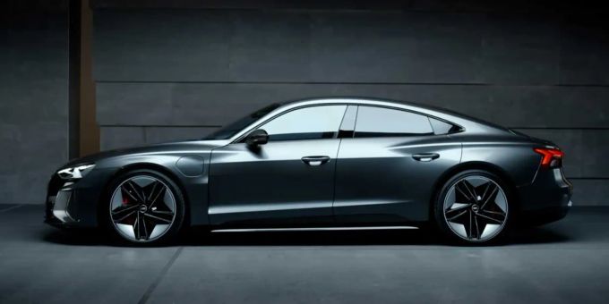 Ein Audi e-tron wurde aus der Aare geborgen. Aare