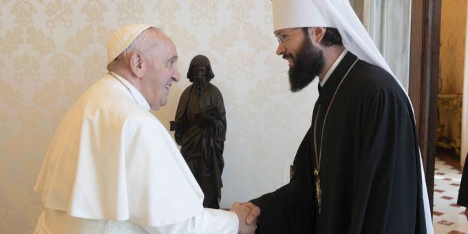 Ukraine-Krieg - Papst empfängt hohen Moskauer Kirchenvertreter