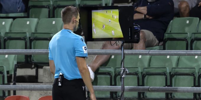 Der VAR sorgt auch in der Super League Woche für Woche für Gesprächsstoff. VAR Super League