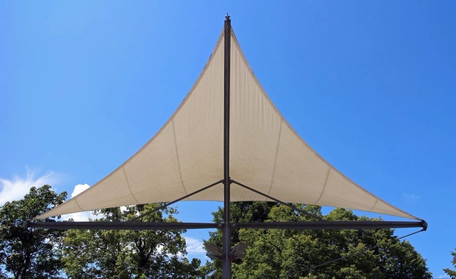 Sonnensegel Gerüst Schatten Bäume