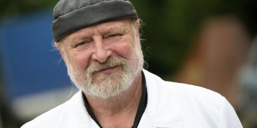 Hummelzüchter Rüdiger Schwenk zieht seit rund 30 Jahren die pummeligen Insekten auf.