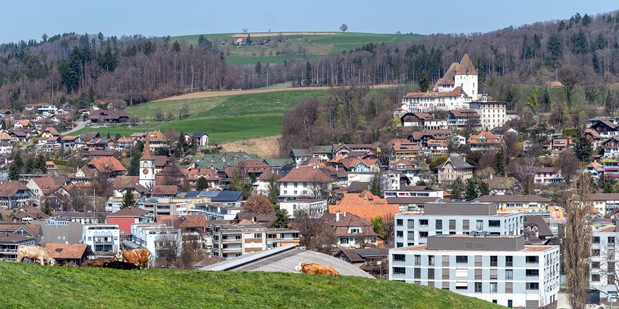 Blick auf Worb und das Schloss Worb.