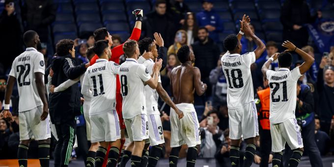Real Madrid feiert Sieg gegen Chelsea im Viertelfinal der Champions League in London. EPA/TOLGA AKMEN chelsea real madrid