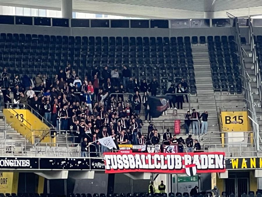 Rund 100 Badener Fans waren ins Wankdorf gekommen, um den Aufstieg ihres Teams live mitzuerleben.