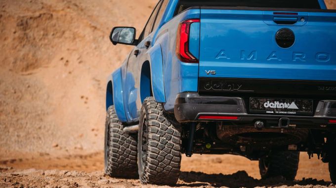Die 33-Zoll All-Terrain-Reifen sind auf speziellen Offroad-Felgen montiert und sorgen für Traktion auch in sehr schlechtem Gelände VW Amarok Beast 2