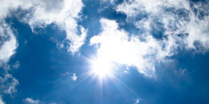 Das Wetter bleibt sonnig – mancherorts kann es zu Regenschauer oder Gewitter kommen. (Symbolbild) wetter