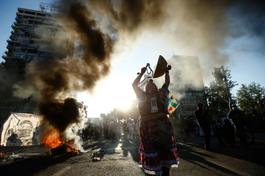 An den Jahrestagen des Protests kommt es jeweils zu gewalttätigen Auseinandersetzungen zwischen Sicherheitskräften und Demonstrierenden, wie hier im Oktober 2021.