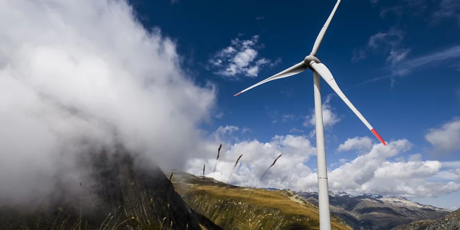 In der Schweiz sollen künftig mehr Windräder Energie erzeugen. Das Parlament hat der Windkraftoffensive grundsätzlich zugestimmt. (Themenbild)