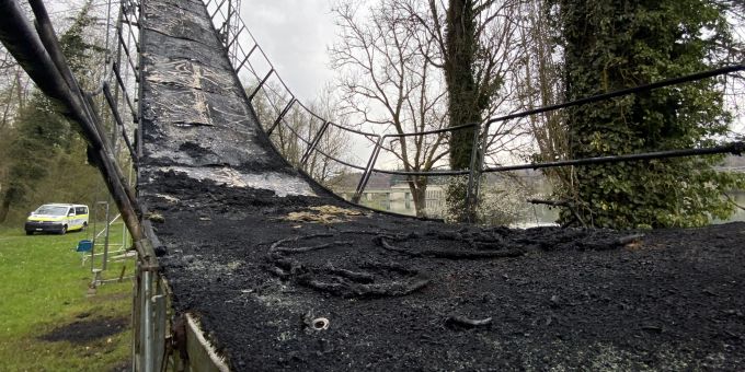 Möhlin AG - Zwei Jugendliche nach Brand von Wasserschanze gesucht