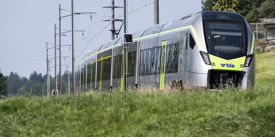 Beim regionalen Bahnverkehr fehlten der BLS 2022 gegenüber der Vor-Corona-Zeit immer noch 12 Prozent Passagiere. (Archivbild)