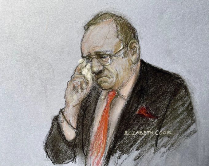 Ein Gerichtszeichner portraitierte Kevin Spacey im Moment des Freispruchs. Kevin Spacey Gerichtszeichnung