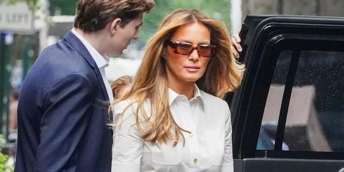 Donald vor Gericht - Melania Trump zeigt sich quietschvergnügt