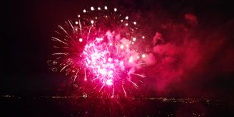 Von Krypto-Millionär - So sah das Mega-Feuerwerk über dem Zugersee aus Von Krypto-Millionär - So sah das Mega-Feuerwerk über dem Zugersee aus