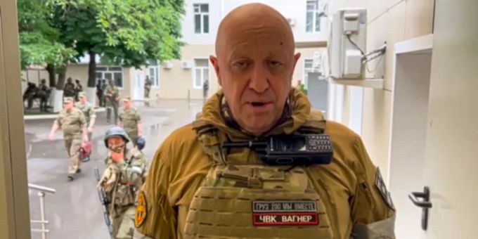 «Inszeniert» - Ex-US-General: Putin hat Prigoschin gar nie getroffen