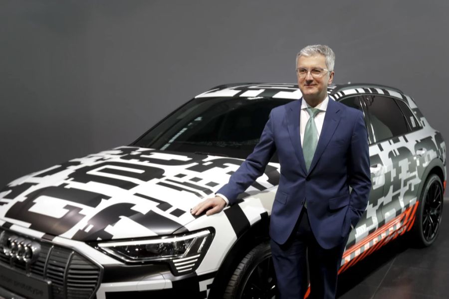 Rupert Stadler mit Auto