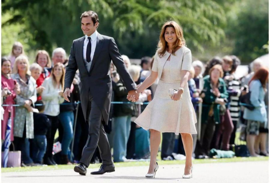 Roger und Mirka Federer strahlen auf dem Weg zur Hochzeit von Pippa Middleton im Mai.