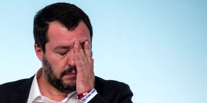 Matteo Salvini, Innenminister von Italien, gestikuliert während einer Pressekonferenz im Palazzo Chigi in Rom. Matteo Salvini, Innenminister von Italien, gestikuliert während einer Pressekonferenz im Palazzo Chigi in Rom.