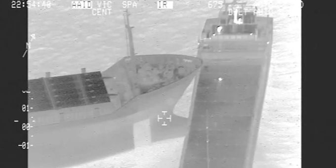 In Nordsee vor Borkum - Verkeilte Schiffe sind wieder getrennt