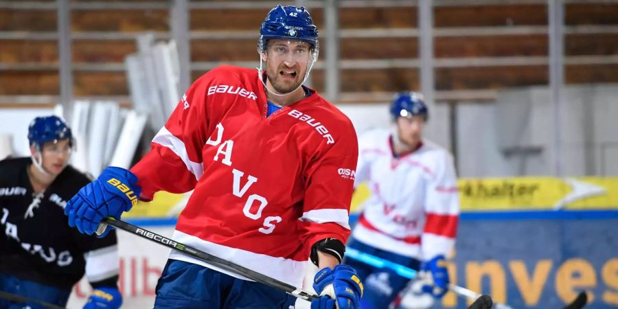 Sami Sandell im Training des HC Davos.