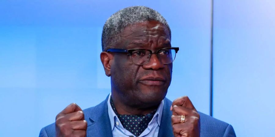 Denis Mukwege während einer Pressekonferenz.