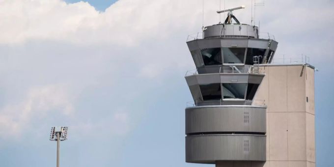 Der Tower im Flughafen Zürich Flughafen Zürich Tower