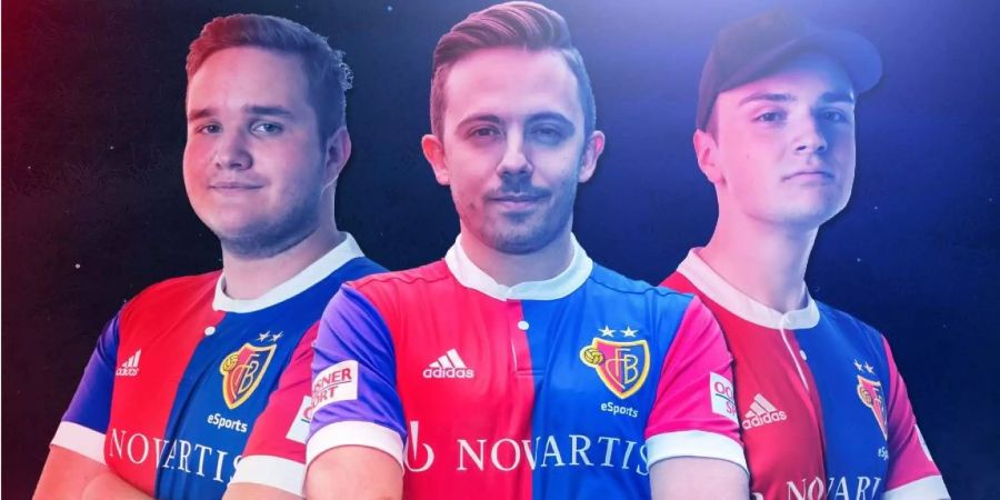 Das FC Basel eSport Team (v.l.n.r): Tim «TheStrxngeR» Katnawatos, Luca «Lubo» Boller und Florian «CodyDerFinisher» Müller.