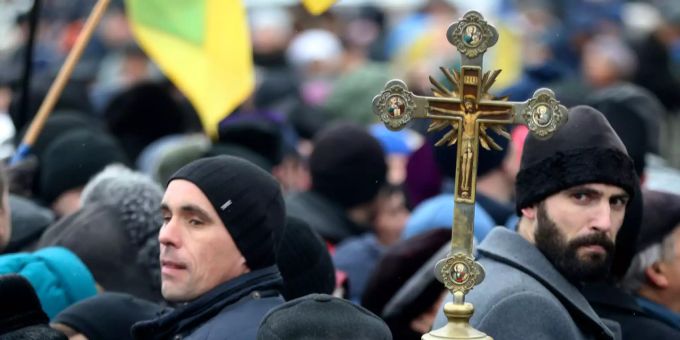 Anhänger einer möglichen neuen ukrainisch-orthodoxen Kirche in Kiew.