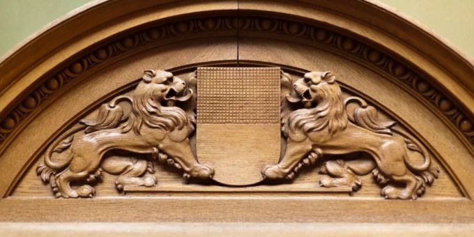 Der Kanton Freiburg. Das Wappen des Kanton Freiburg im Ständeratssaal.