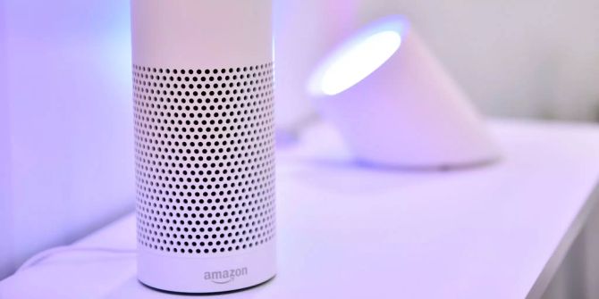 Der Lautsprecher Amazon Echo – Alexa Voice Service steht auf der IFA in Berlin.