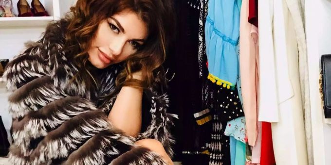Trauert im ihre beste Freundin: Das Schweizer Model Angela Martini. Trauert im ihre beste Freundin: Das Schweizer Model Angela Martini.