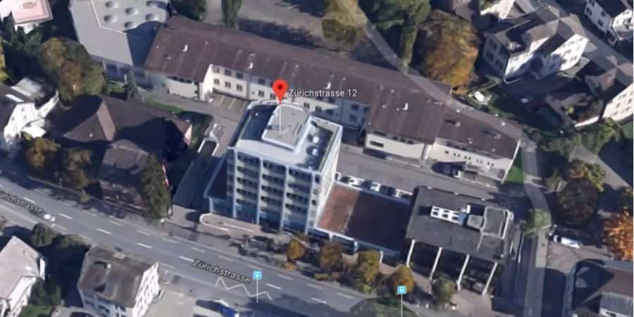 Das Stadthaus Adliswil ZH gibt seit dem Sturm «Burglind» komische Geräusche von sich. Experten befürchten, dass es einstürzen könnte.