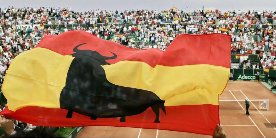 Viele Spanier zeigen sich seit der Katalonien-Krise vermehrt mit der spanischen Flagge und deren Farben.