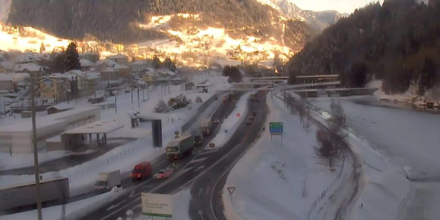 Gotthardtunnel Göschenen in Richtung Süd