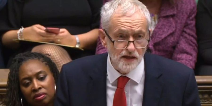 Jeremy Corbyn während einer Debatte.