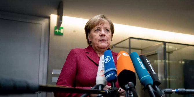 Angela Merkel bei einer Pressekonferenz.