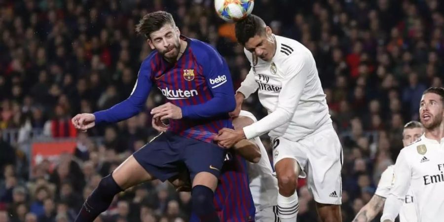 Das Spiel zwischen den beiden spanischen Platzhirschen FC Barcelona und Real Madrid im Copa del Rey endete 1:1. Foto: Manu Fernandez/AP