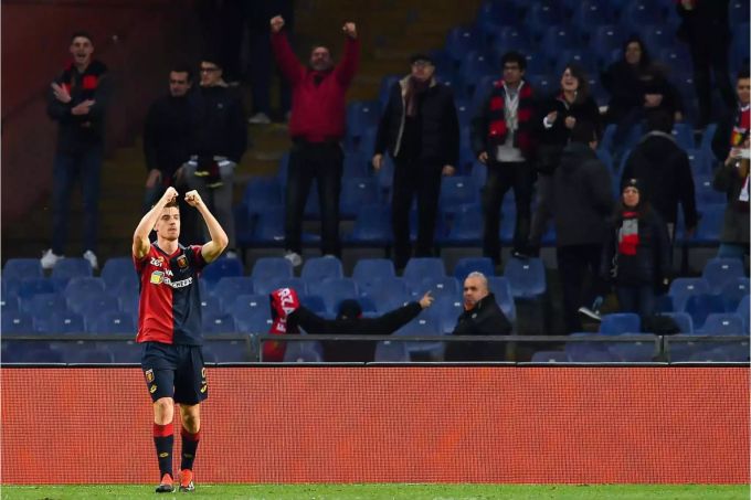 Krzysztof Piatek im Dress von Genua. Krzysztof Piatek