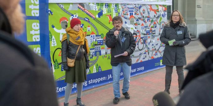 VCS mahnt - Mit Zeichnung für Zersiedelungsinitiative