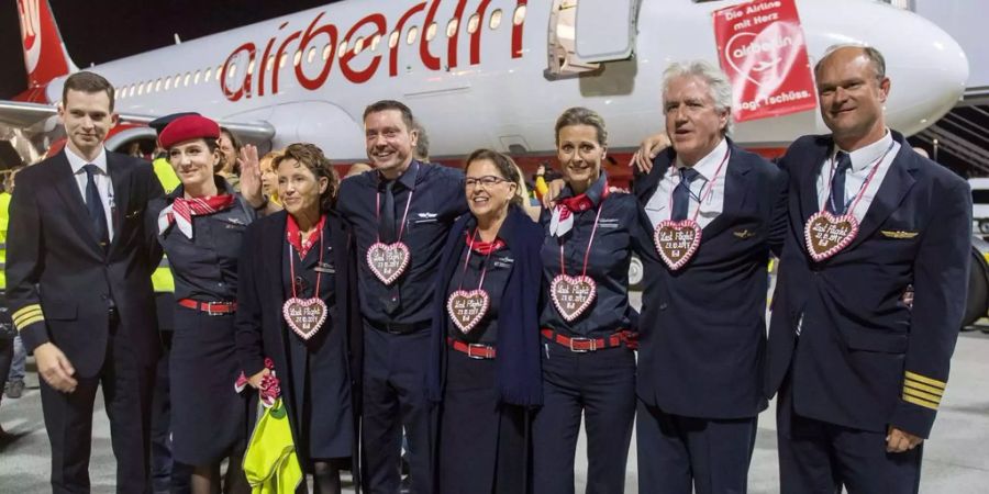 Der Flug startete in München mit Verspätung, da die Crew noch Fotos schiessen wollte.