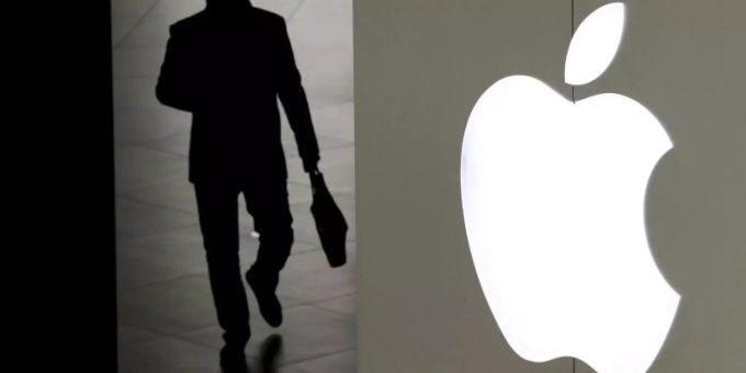 Für Apple war die Panne schmerzhaft, denn der iPhone-Konzern wirbt gerade mit der Komplett-Verschlüsselung und Sicherheit seiner Dienste. Foto: Andy Wong Für Apple war die Panne schmerzhaft, denn der iPhone-Konzern wirbt gerade mit der Komplett-Verschlüsselung und Sicherheit seiner Dienste. Foto: Andy Wong