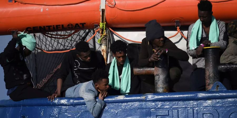 Flüchtlingsschiff «Sea Watch» vor Küste von Sizilien.