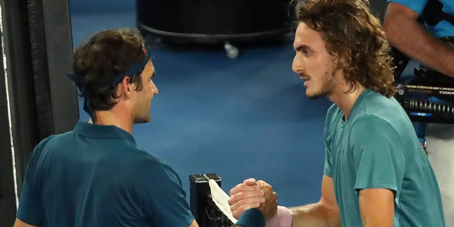 Roger Federer und Stefanos tsitsipas.