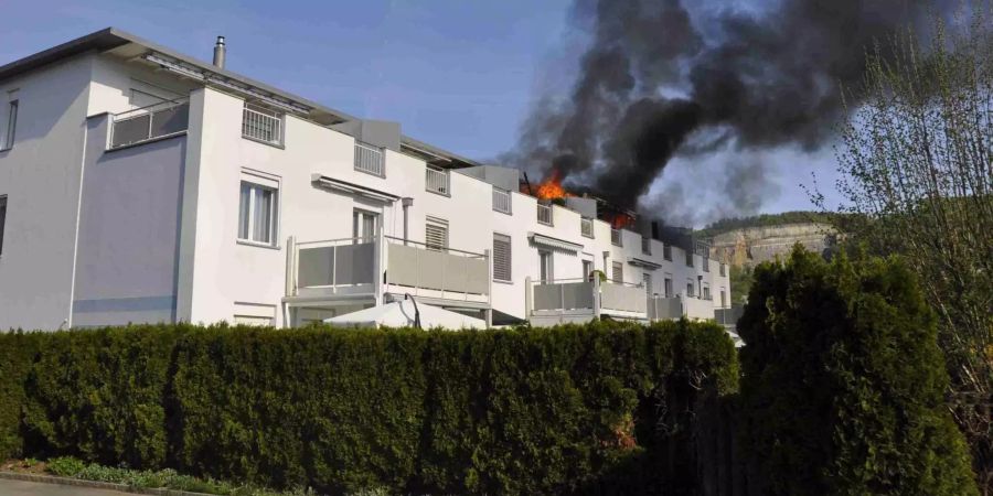 Am Samstagnachmittag brannte in Wangen bei Olten SO ein Wohnkomplex.